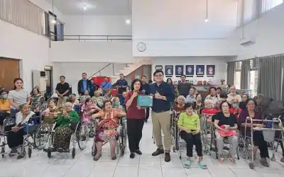 PALM PARK HOTEL & CONVENTION SURABAYAHADIRKAN KEBERSAMAAN YANG HANGAT SAAT KUNJUNGAN KE RUMAH USIAWAN PANTI SURYA